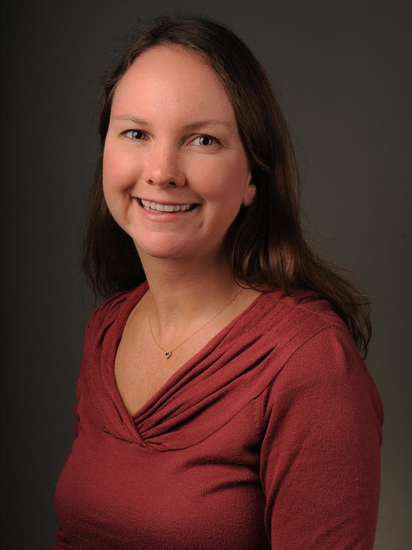 Elizabeth Bauer headshot