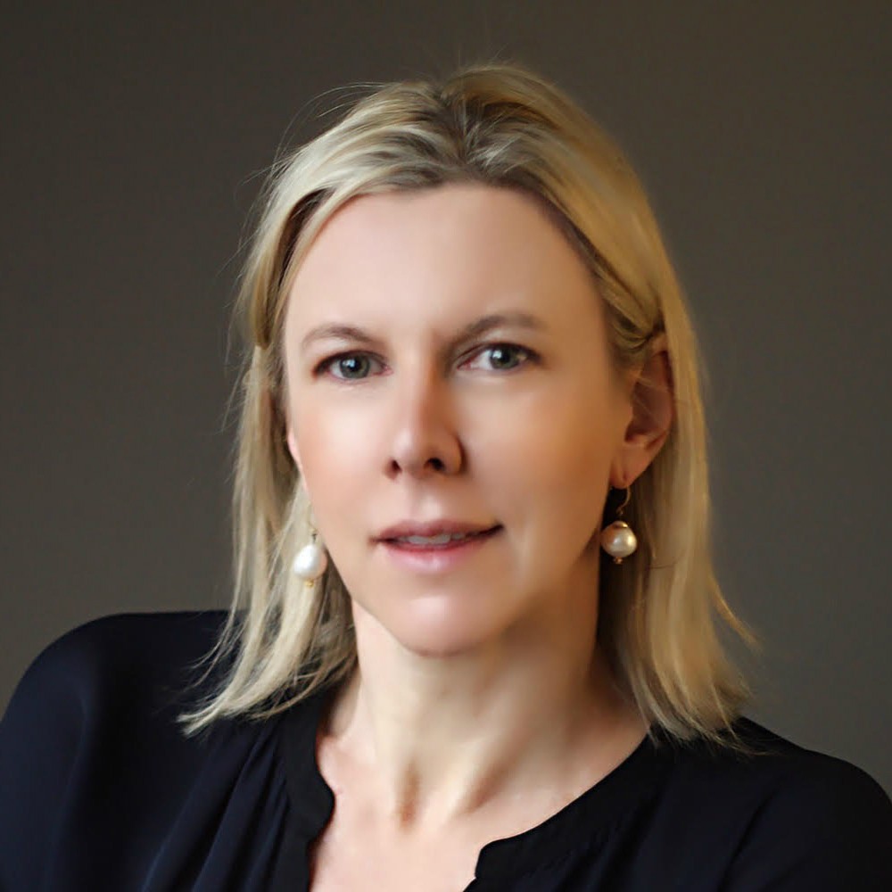 Caroline Weber headshot